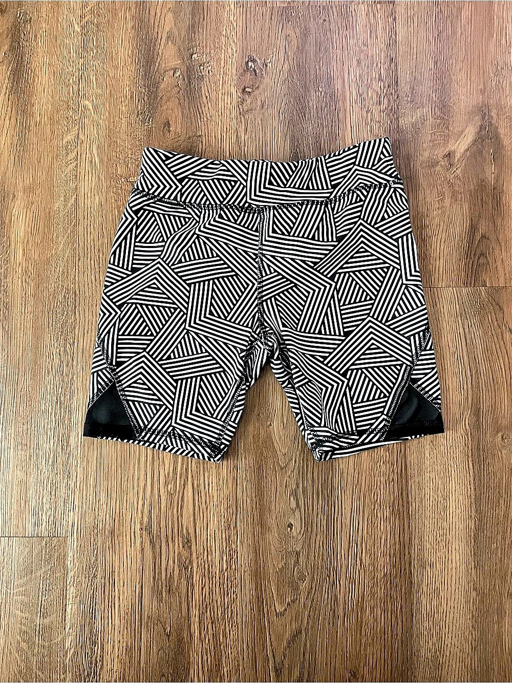 Athletic Works Girls Geometric Print Shorts in Black & White Size M 7/8